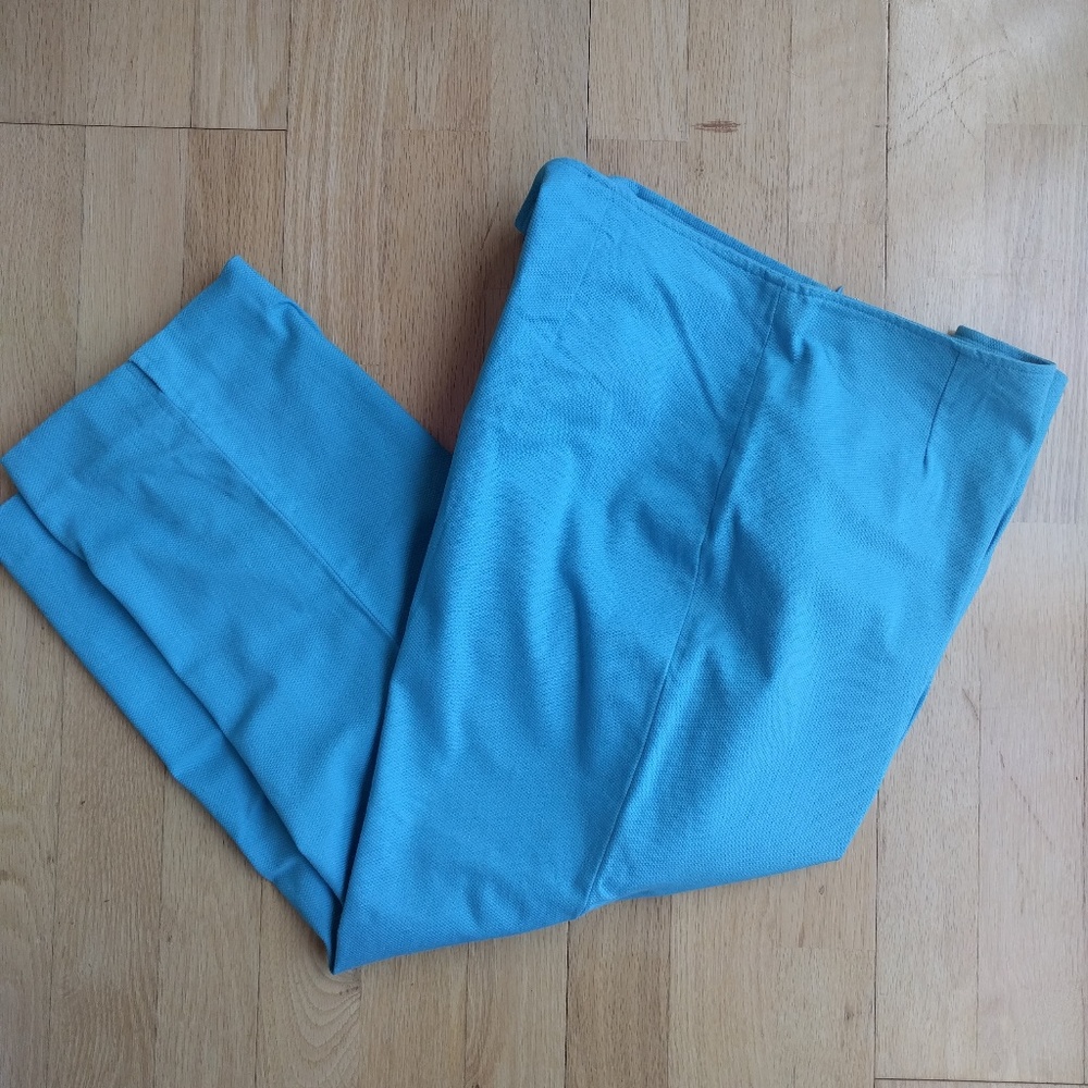 Casual Corner stretch crops